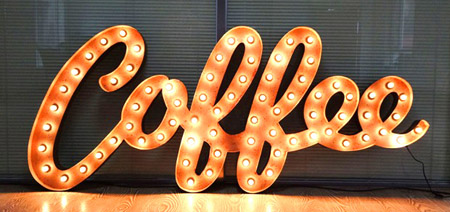  Буквы с лампочками для интерьера